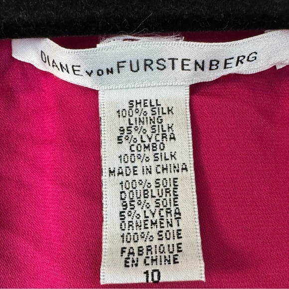 Diane von Furstenberg Size 10 Orchid Lei Blouse Ruffle Sleeve Silk Tie Wrap Top - Picture 3 of 7
